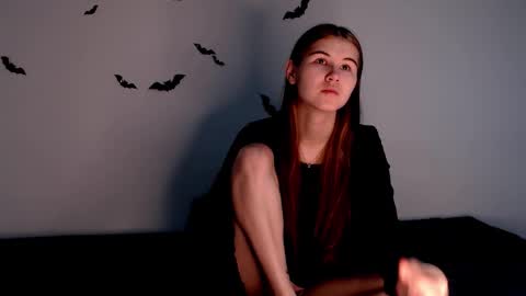 Snapshot of little_owlx chatting on 10-18-25, 11:44 Alice.. online show from 10-18-25, 11:44