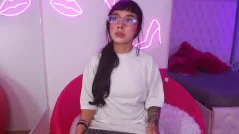 Snapshot of little_paulette chatting on 07-12-26, 04:25 Paulette online show from 07-12-26, 04:25