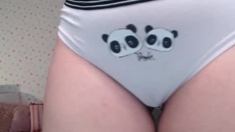 Snapshot of little_pearl_ chatting on 09-15-25, 04:45 Adaline online show from 09-15-25, 04:45