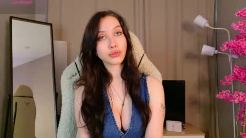 Kate online show from 05-13-26, 04:37