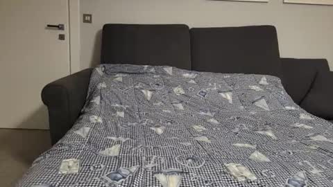 Snapshot of little_sakuraxxx chatting on 01-01-25, 04:07 GiuliaFrancesco online show from 01-01-25, 04:07