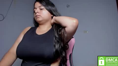 Snapshot of little_shaara chatting on 10-17-25, 08:50 Shaara online show from 10-17-25, 08:50