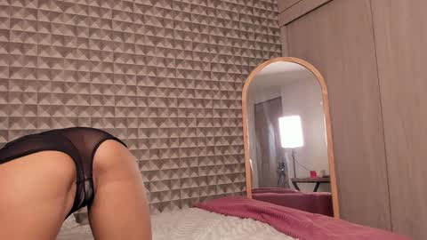 Snapshot of little_sugar19 chatting on 11-24-25, 08:41 alex online show from 11-24-25, 08:41