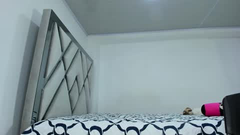 Snapshot of littleabbie chatting on 02-12-25, 12:37 Abbie online show from 02-12-25, 12:37