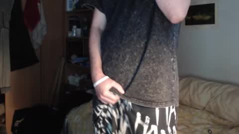 littlealien7 online show from 10-16-25, 09:27