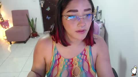 Snapshot of littleangelx_m chatting on 01-29-25, 10:32 Daniela online show from 01-29-25, 10:32