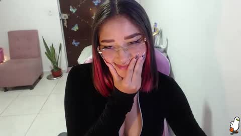 Snapshot of littleangelx_m chatting on 02-28-25, 12:32 Daniela online show from 02-28-25, 12:32