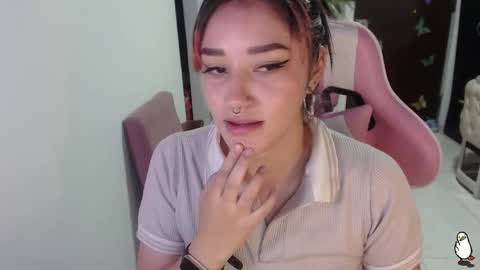 Snapshot of littleangelx_m chatting on 09-13-25, 09:03 Daniela online show from 09-13-25, 09:03