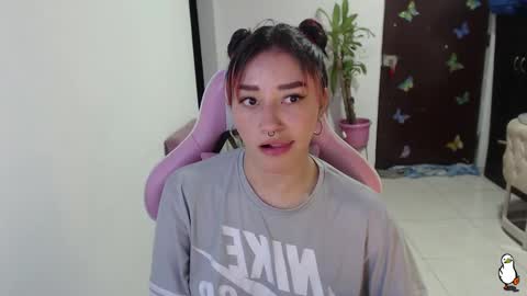 Snapshot of littleangelx_m chatting on 09-27-25, 10:26 Daniela online show from 09-27-25, 10:26