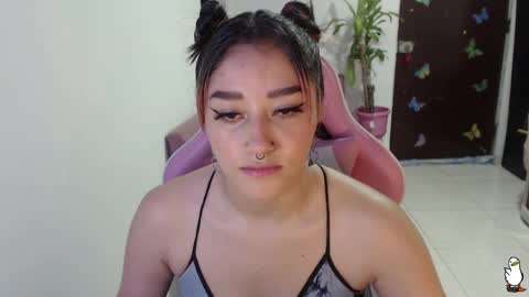 Snapshot of littleangelx_m chatting on 10-14-25, 07:58 Daniela online show from 10-14-25, 07:58