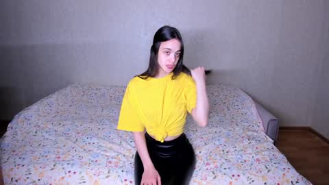 littleashleyy online show from 12-19-24, 08:02