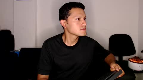 Manu online show from 03-10-25, 03:12