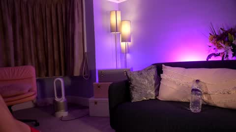 Emily Hill online show from 01-13-25, 09:20