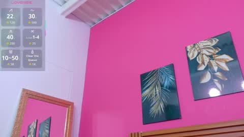 Snapshot of littlee_emilyy_ chatting on 05-19-26, 12:55 Emily online show from 05-19-26, 12:55