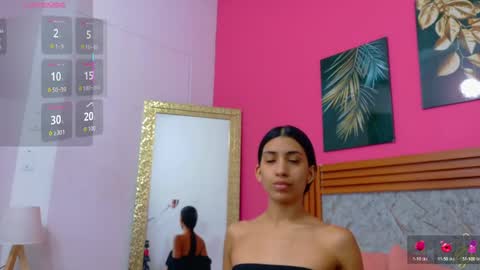 Snapshot of littlee_emilyy_ chatting on 05-20-26, 01:06 Emily online show from 05-20-26, 01:06