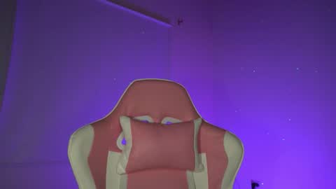 littlee_emma_ online show from 02-11-26, 03:22