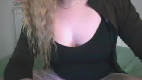 babygirll online show from 04-12-26, 06:40