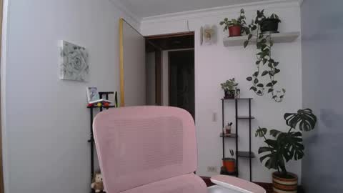 Snapshot of littlelaksmi chatting on 05-12-26, 11:02 Laksmi online show from 05-12-26, 11:02