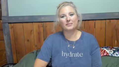 Snapshot of littlelisa1 chatting on 10-03-25, 06:16 lisanixs online show from 10-03-25, 06:16