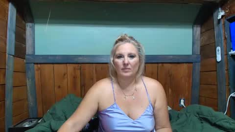 Snapshot of littlelisa1 chatting on 10-07-25, 04:20 lisanixs online show from 10-07-25, 04:20