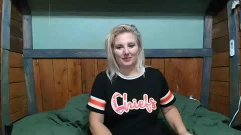 Snapshot of littlelisa1 chatting on 10-20-25, 12:55 lisanixs online show from 10-20-25, 12:55