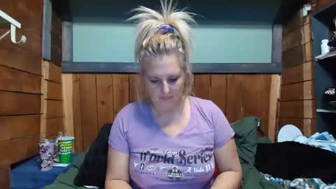 Snapshot of littlelisa1 chatting on 01-06-26, 08:45 lisanixs online show from 01-06-26, 08:45