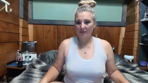 lisanixs online show from 05-28-26, 03:53