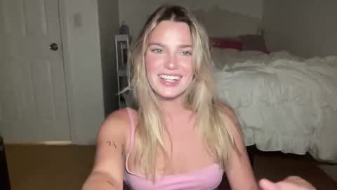 Marciabrady online show from 10-17-25, 04:48