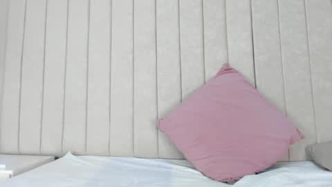 im olivia IG littleolivia01 online show from 02-05-25, 01:00