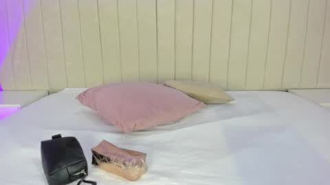 im olivia IG littleolivia01 online show from 02-11-25, 12:58