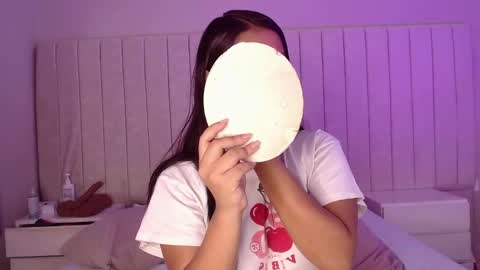 im olivia IG littleolivia01 online show from 10-15-25, 02:50