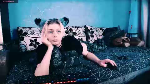 Snapshot of littlepinkcat chatting on 07-11-26, 02:14 Felix online show from 07-11-26, 02:14
