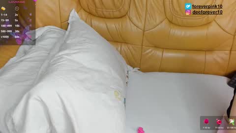 Snapshot of littlepinky77 chatting on 09-17-25, 10:17 Pinky online show from 09-17-25, 10:17