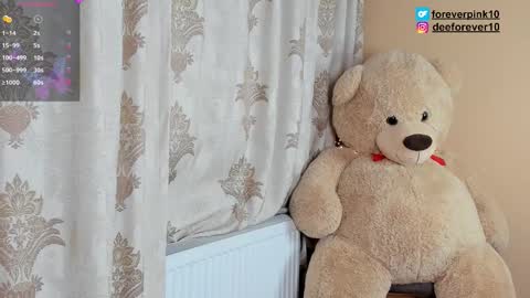 Snapshot of littlepinky77 chatting on 10-14-25, 11:00 Pinky online show from 10-14-25, 11:00