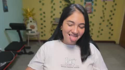 Mia  Wednesday to Sunday 730 am to 1030 am Colombian Hour D online show from 01-14-26, 05:13