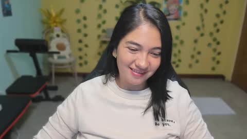 Mia  Wednesday to Sunday 730 am to 1030 am Colombian Hour D online show from 01-15-26, 05:01