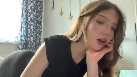 Snapshot of littleprincess3000 chatting on 04-25-26, 01:03 littleprincess3000 online show from 04-25-26, 01:03