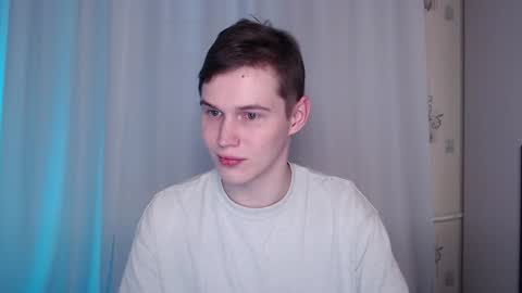 Snapshot of littlesadcabbage chatting on 12-29-24, 07:17 Sonnenschein online show from 12-29-24, 07:17