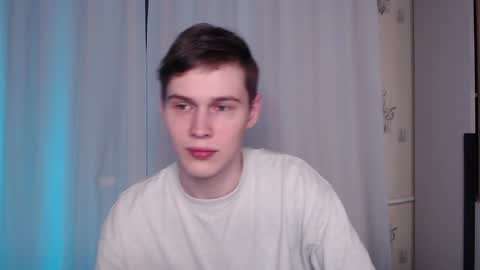 Snapshot of littlesadcabbage chatting on 12-30-24, 02:09 Sonnenschein online show from 12-30-24, 02:09