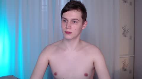 Snapshot of littlesadcabbage chatting on 01-07-25, 11:58 Sonnenschein online show from 01-07-25, 11:58