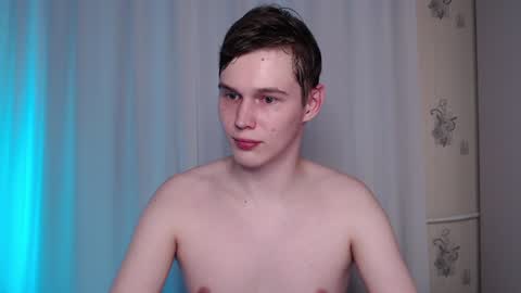 Snapshot of littlesadcabbage chatting on 01-12-25, 12:49 Sonnenschein online show from 01-12-25, 12:49