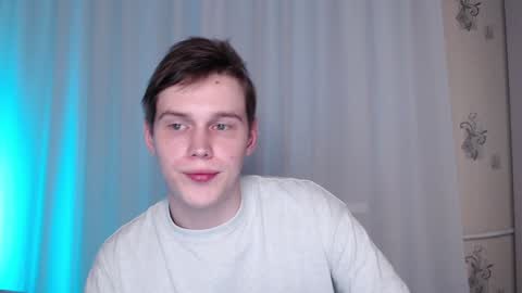 Snapshot of littlesadcabbage chatting on 01-13-25, 01:34 Sonnenschein online show from 01-13-25, 01:34