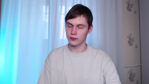 Snapshot of littlesadcabbage chatting on 01-21-25, 09:57 Sonnenschein online show from 01-21-25, 09:57