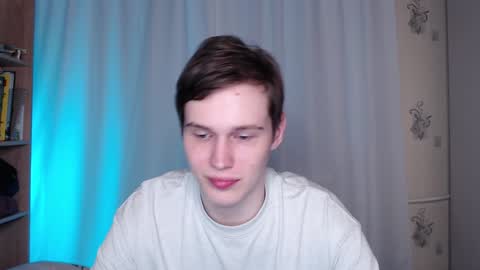 Snapshot of littlesadcabbage chatting on 02-01-25, 04:35 Sonnenschein online show from 02-01-25, 04:35