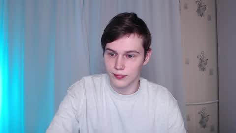 Snapshot of littlesadcabbage chatting on 02-08-25, 03:42 Sonnenschein online show from 02-08-25, 03:42