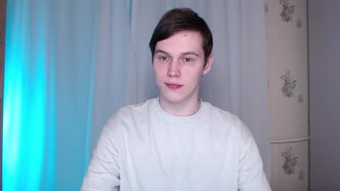 Snapshot of littlesadcabbage chatting on 02-13-25, 10:22 Sonnenschein online show from 02-13-25, 10:22