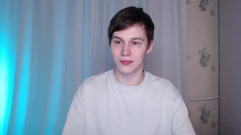 Snapshot of littlesadcabbage chatting on 02-16-25, 05:26 Sonnenschein online show from 02-16-25, 05:26