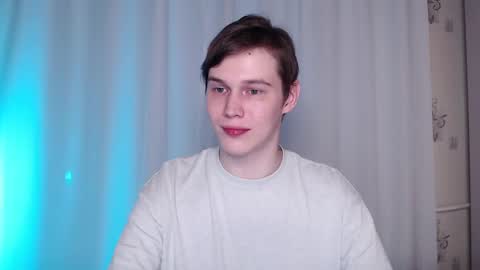 Snapshot of littlesadcabbage chatting on 02-22-25, 04:51 Sonnenschein online show from 02-22-25, 04:51