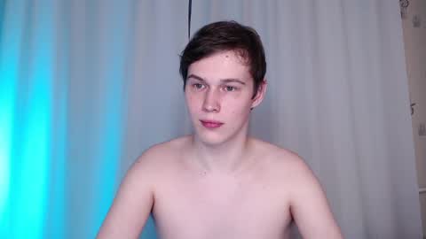 Snapshot of littlesadcabbage chatting on 02-26-25, 02:59 Sonnenschein online show from 02-26-25, 02:59