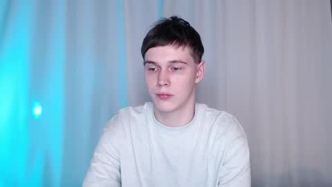 Snapshot of littlesadcabbage chatting on 03-07-25, 10:21 Sonnenschein online show from 03-07-25, 10:21